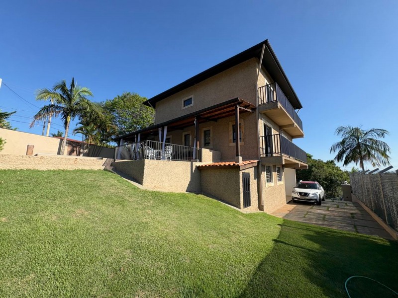 CHACARÁ COM LINDA CASA